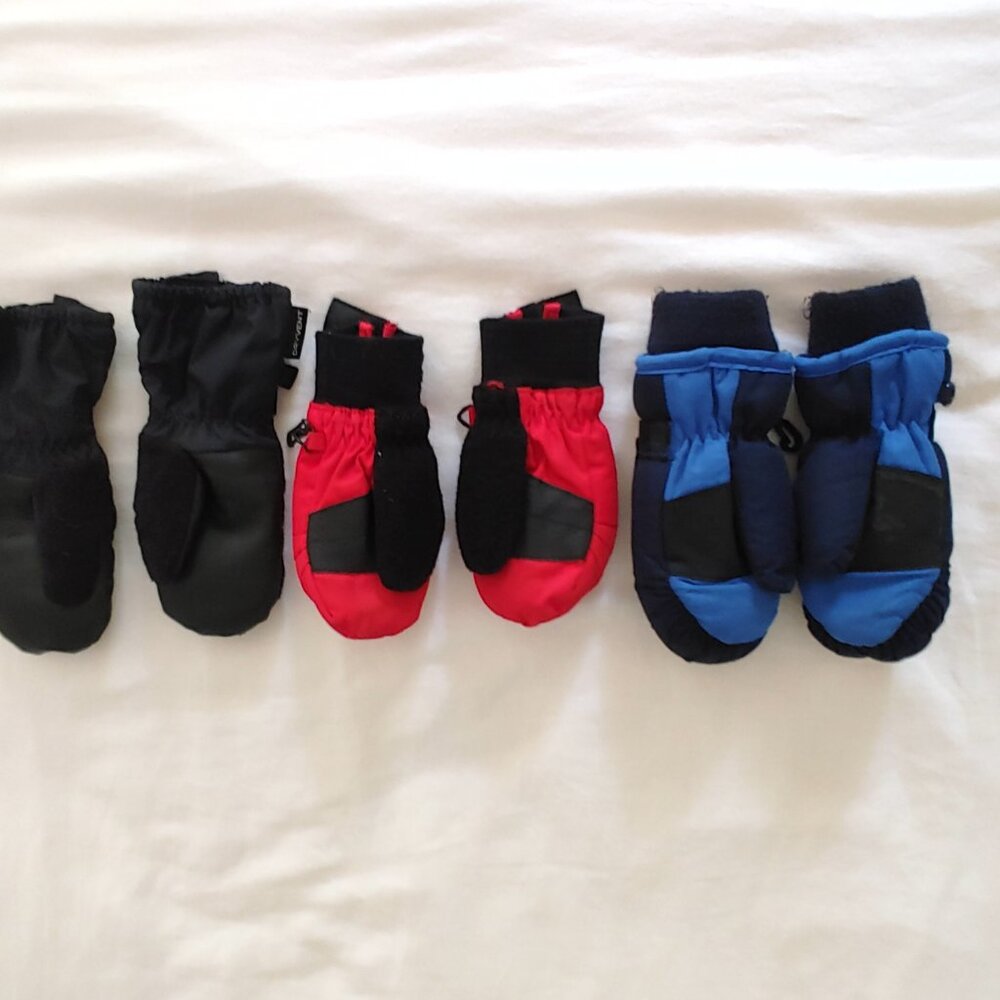 Bundle of Snow Mittens (Toddler/Little Kids), sizes 4-6